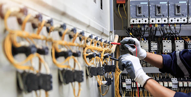 Professional Electrician technician working in Belleair Bluffs, FL
